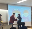 스승의 날 카네이션 전달
